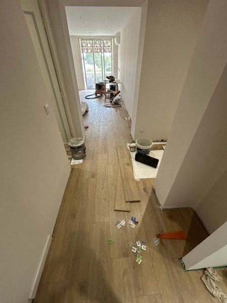 Tirane, ofroj Punime te brendshme. GIPS / PATINIME-BOJE / PARKET / ELEKTRICITET