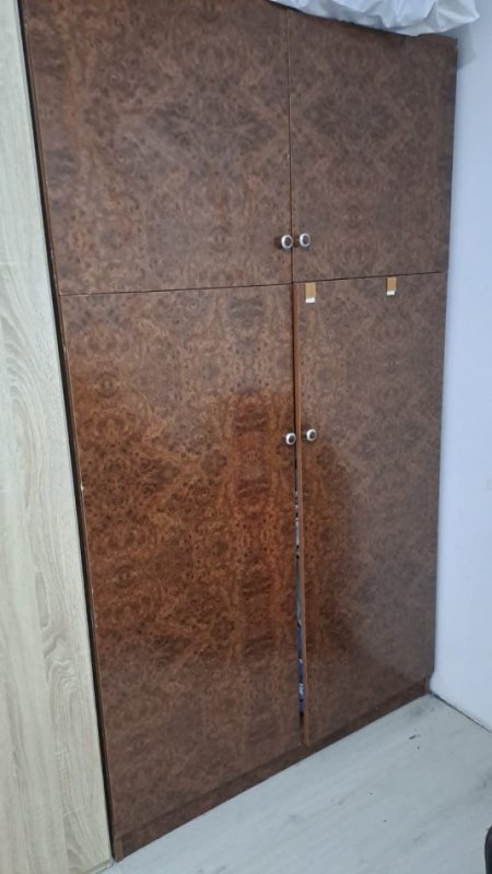 Tirane, shes Tre dollape rrobash 3 €