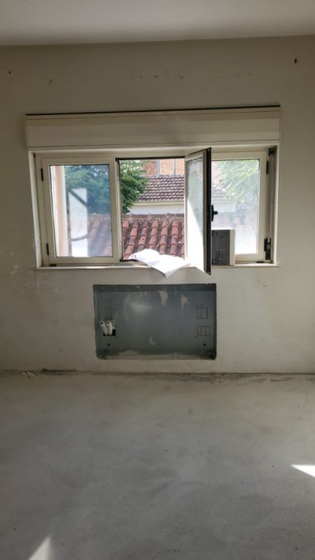 Tirane, okazion SHITEN DRITARE + GRILE MONOBLLOK DUALUMINI ME DOPIO XHAM / T 1.000 €