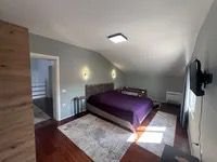 Tirane, jepet me qera Vile 2 Katshe Kati 0, 323 m² 1.200 € (TEG)