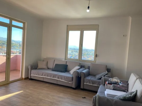 Tirane, shitet apartament 2+1+Ballkon Kati 3, 110 m² 118.000 € (ne Babrru Tirane.)