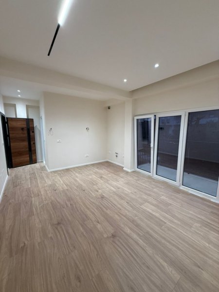 Tirane, shitet apartament 1+1 Kati 1, 55 m² 82.400 € (Ali Demi)