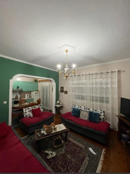 Korce, shitet Vile 5+1+Aneks+Ballkon Kati 4, 300 m² 135.000 € 