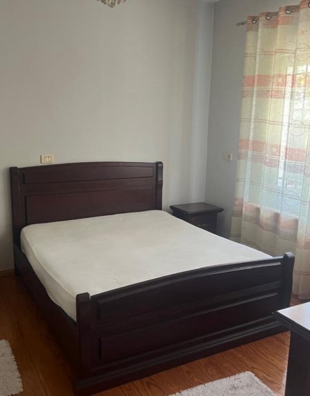 Banesë  me Qera 2+1,Kati 4, Cmimi 450 € në Laprak - Tiranë.