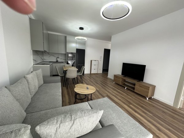 Tirane, jepet me qera apartament 2+1+Ballkon Kati 3, 850 € (Rr. Qemal Stafa)