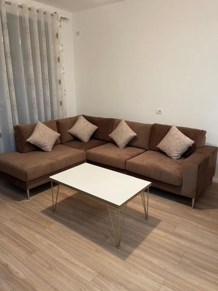 Tirane, jepet me qera apartament 1+1 Kati 2, 60 m² 600 € (Rruga Siri Kodra)