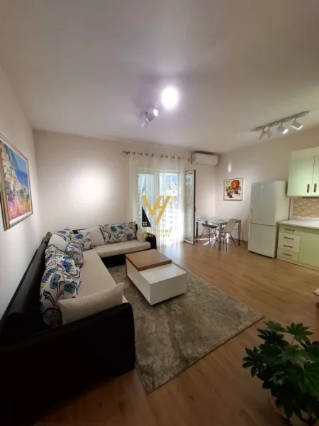 Tirane, jepet me qera apartament 2+1+Ballkon Kati 3, 110 m² 640 € (KOPSHTI ZOOLOGJIK)