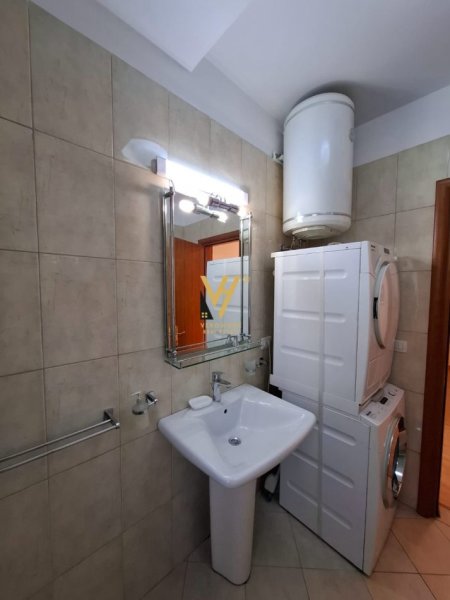 Tirane, jepet me qera apartament 2+1+Ballkon Kati 3, 110 m² 750 € (KOPSHTI ZOOLOGJIK)