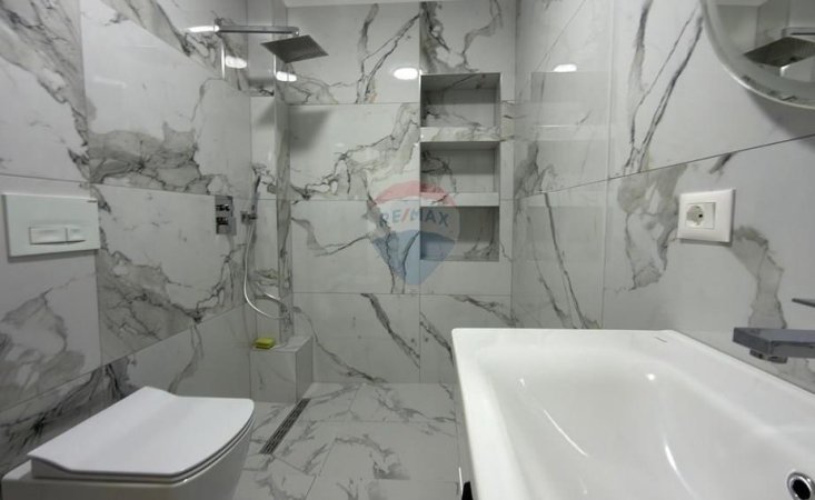 Tirane, shitet apartament 2+1 Kati 4, 76 m² 145.000 € (Sheshi Shtraus)