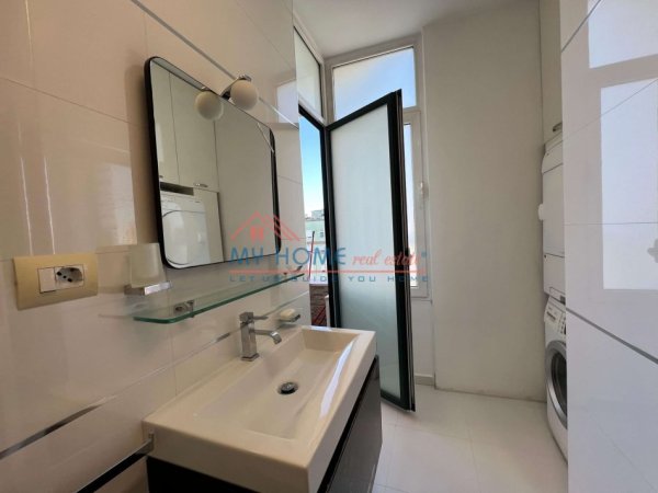 Tirane, jepet me qera apartament 2+1+Ballkon Kati 7, 123 m² 1.660 € (Rruga Pjeter Bogdani)