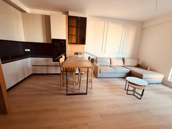Tirane, jap me qera apartament 1+1+Ballkon Kati 4, 58 m² 800 € (KOMUNA E PARISIT)