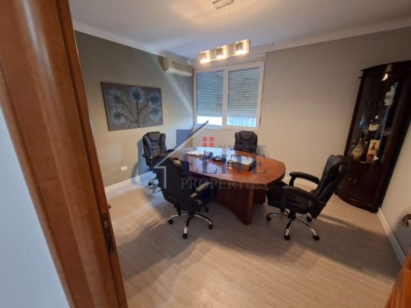 Tirane, jepet me qera zyre Kati 2, 105 m² 749 € (Ish Ekspozita)