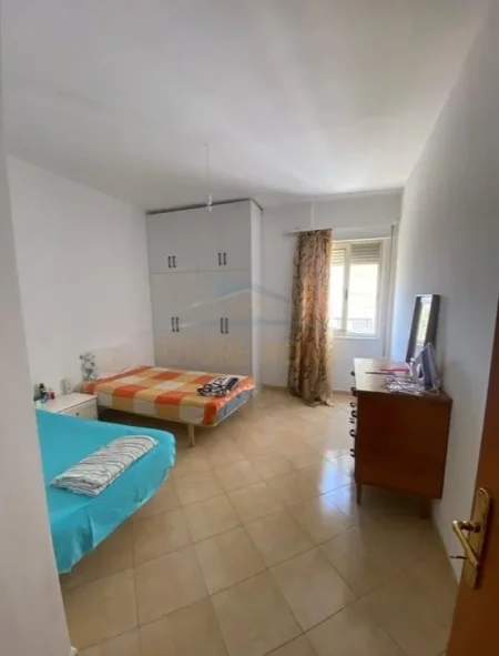 Durres, jepet me qera apartament 2+1+Ballkon Kati 3, 100 m² 280 € 