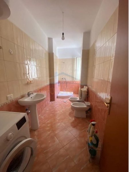 Durres, jepet me qera apartament 2+1+Ballkon Kati 3, 100 m² 280 € 