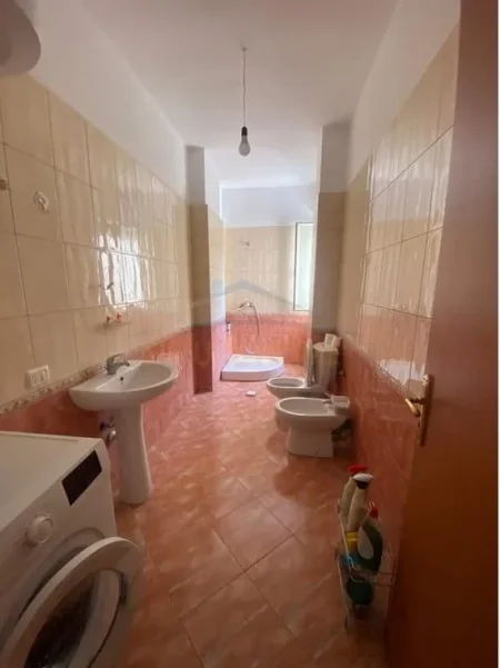 Durres, jepet me qera apartament 2+1+Ballkon Kati 3, 100 m² 280 € 