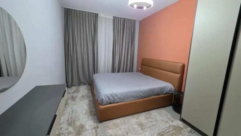 Tirane, jepet me qera apartament 1+1+Ballkon , 100 m² 650 € (GREEN CITY)