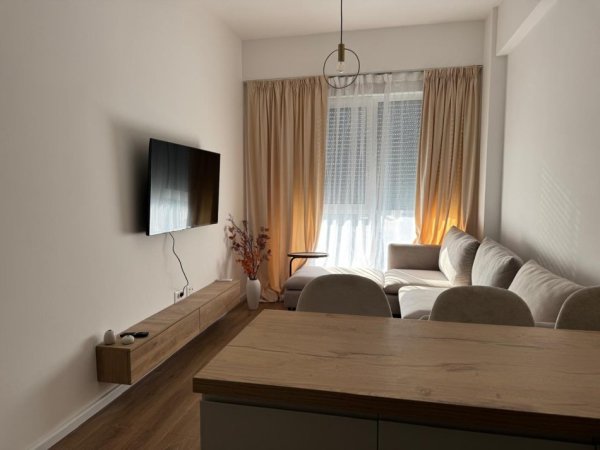 Tirane, jepet me qera apartament 1+1 Kati 2, 60 m² 450 € (Fresk, Rezidenca OXA)
