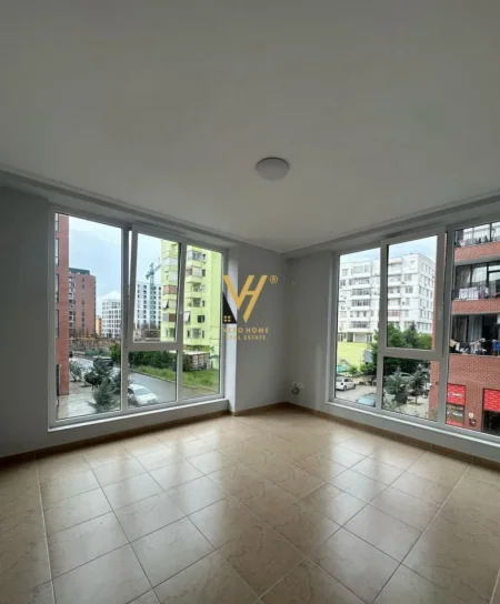 Tirane, jepet me qera zyre Kati 1, 122 m² 1.300 € (STACIONI I TRENIT)