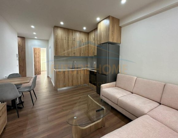 Qera, Apartament 1+1 + Post Parkimi , Pazari i Ri