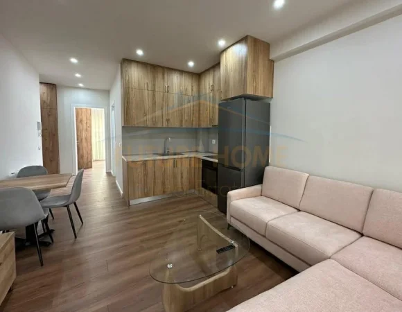 Qera, Apartament 1+1 + Post Parkimi , Pazari i Ri