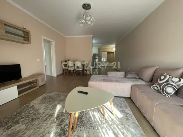 Tirane, jepet me qera apartament 2+1+Ballkon Kati 2, 135 m² 900 € (Neom128994)