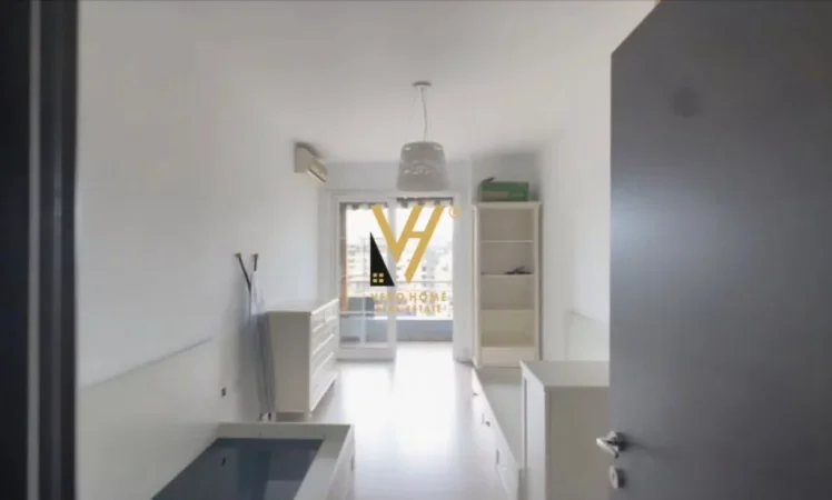 Tirane, jepet me qera apartament 2+1+Ballkon Kati 7, 120 m² 800 € (KIKA 1)