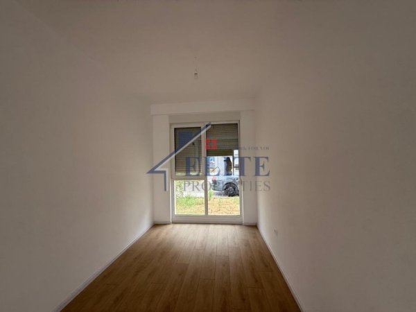 Tirane, jepet me qera Vile 3+1+Aneks+Ballkon Kati 2, 197 m² 1.300 € (Aba Residence Farke)