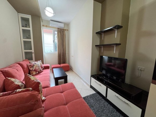 Tirane, jepet me qera apartament 1+1+Ballkon Kati 3, 70 m² 390 € (Fresk/Rr.Muhamet Deliu)