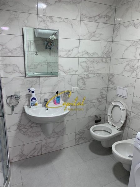 Tirane, jepet me qera apartament 2+1+2 Kati 7, 100 m² 70.000 leke ( FIORI DI BOSKO )