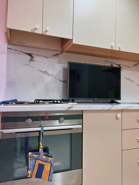 Tirane, shitet apartament 1+1 Kati 3, 97.000 € 