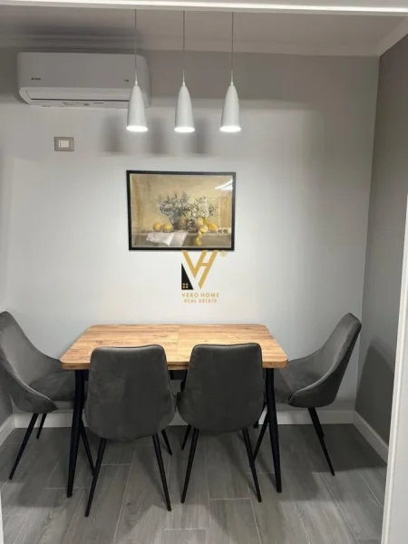 Tirane, jepet me qera apartament 1+1 Kati 1, 59 m² 570 € (SHKOLLA E KUQE)