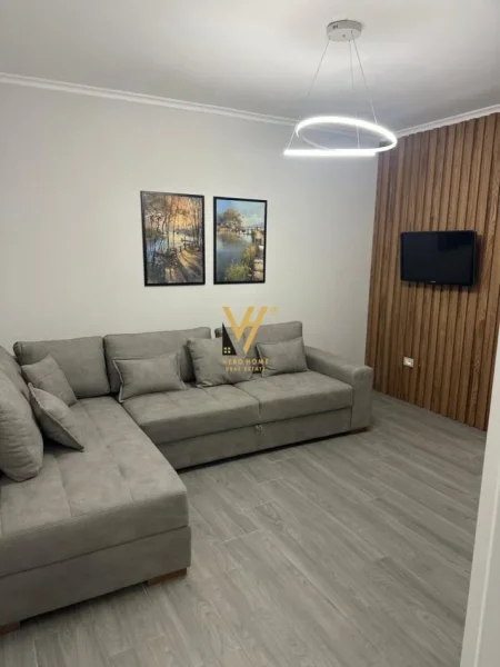 Tirane, jepet me qera apartament 1+1 Kati 1, 59 m² 570 € (SHKOLLA E KUQE)