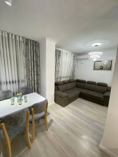 Tirane, shitet apartament 1+1 Kati 4, 54 m² 95.001 € (Rruga Besim Alla)