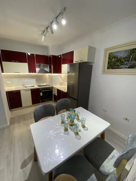 Tirane, shitet apartament 1+1 Kati 4, 54 m² 95.001 € (Rruga Besim Alla)