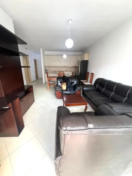 Jepet me Qera Apartament 2+1+2 Tek Fabrika e Miellit, pas Hotel Marinaj,  450 €URO