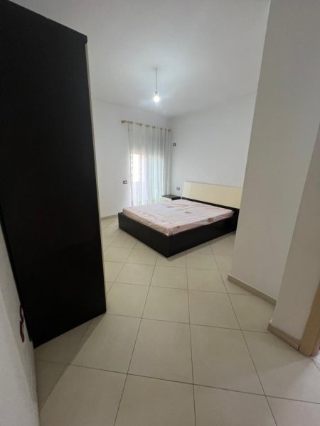 Jepet me Qera Apartament 2+1+2 Tek Fabrika e Miellit, pas Hotel Marinaj,  450 €URO