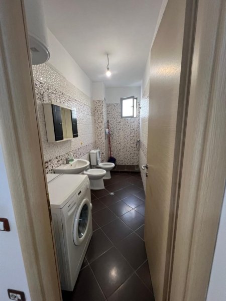 Jepet me Qera Apartament 2+1+2 Tek Fabrika e Miellit, pas Hotel Marinaj,  450 €URO