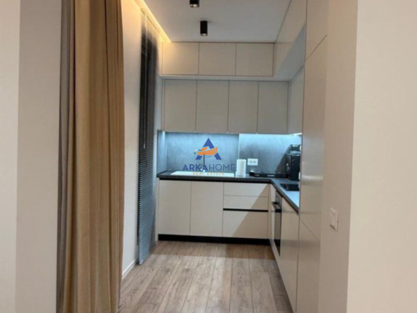 Tirane, jepet me qera apartament 1+1+Ballkon Kati 4, 75 m² 620 € 