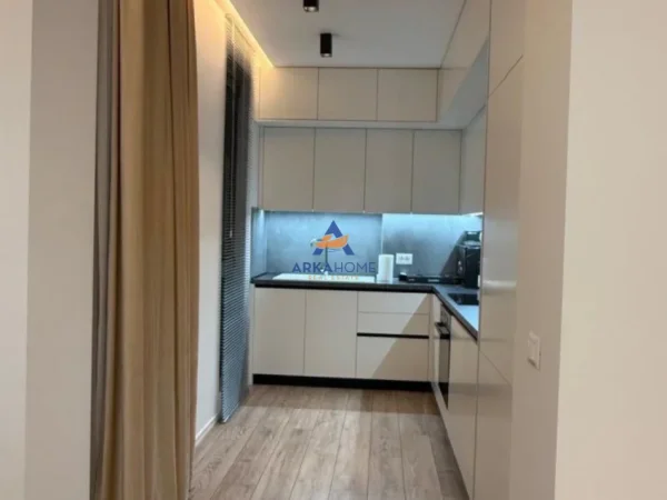 Tirane, jepet me qera apartament 1+1+Ballkon Kati 4, 75 m² 620 € 