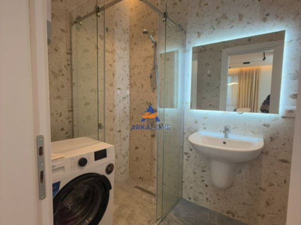 Tirane, jepet me qera apartament 1+1+Ballkon Kati 4, 75 m² 620 € 