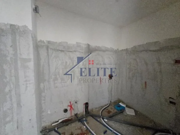 Tirane, shitet apartament 2+1+Ballkon Kati 5, 84 m² 92.543 € (Paskuqan)