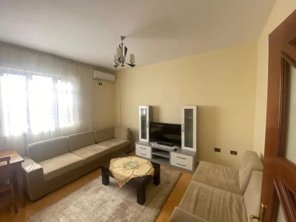 Tirane, jepet me qera apartament 2+1 Kati 3, 100 m² 500 € 