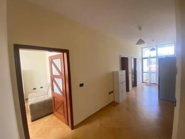 Tirane, jepet me qera apartament 2+1 Kati 3, 100 m² 500 € 
