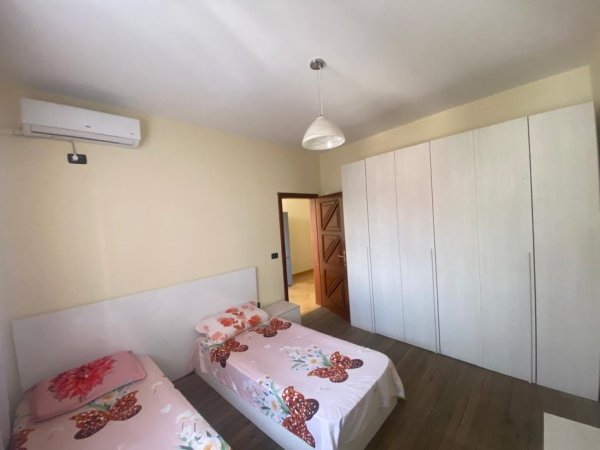 Tirane, jepet me qera apartament 2+1 Kati 3, 100 m² 500 € 