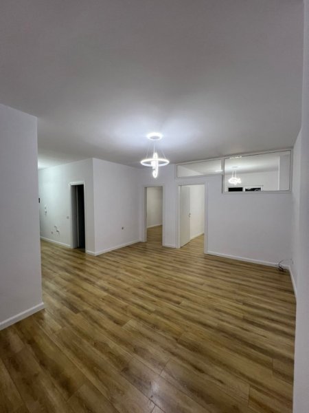Tirane, shitet apartament 2+1+Ballkon Kati 3, 77 m² 120.000 € (Rruga Loni Ligori)