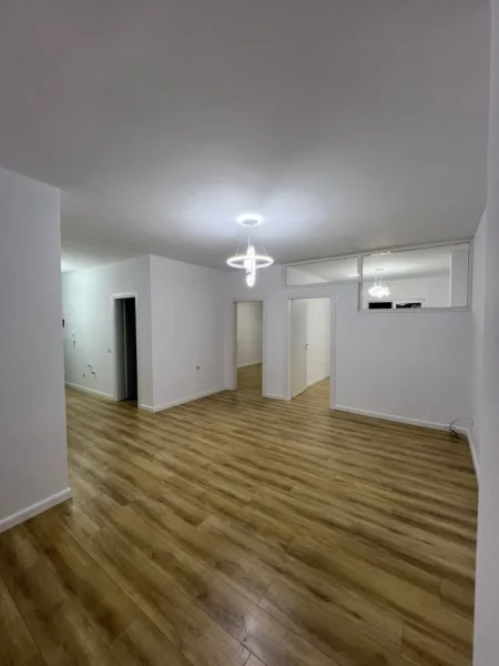 Tirane, shitet apartament 2+1+Ballkon Kati 3, 77 m² 120.000 € (Rruga Loni Ligori)
