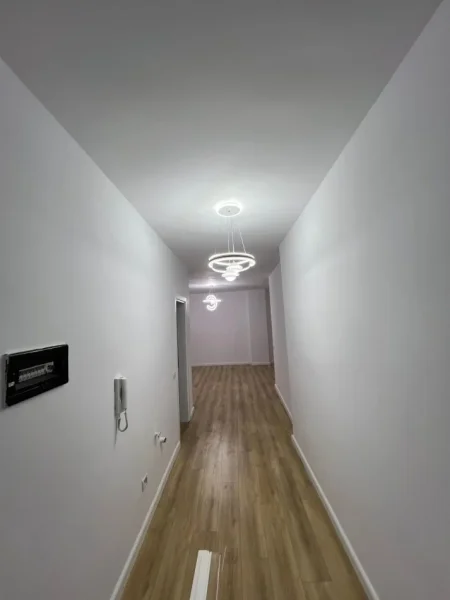 Tirane, shitet apartament 2+1+Ballkon Kati 3, 77 m² 120.000 € (Rruga Loni Ligori)