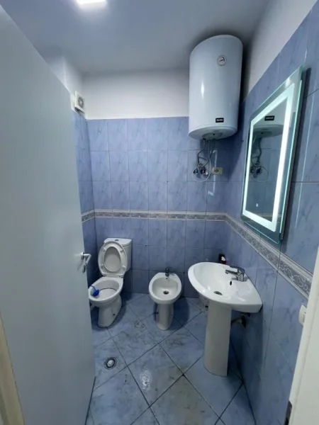 Tirane, shitet apartament 2+1+Ballkon Kati 3, 77 m² 120.000 € (Rruga Loni Ligori)