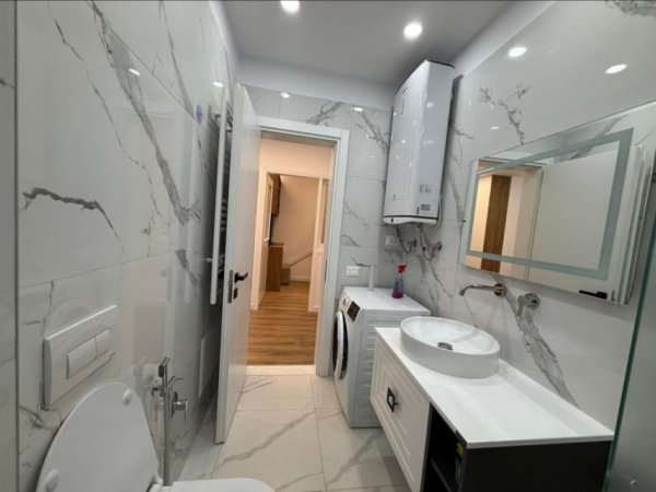 Tirane, jepet me qera apartament 2+1+Ballkon Kati 5, 90 m² 600 € (Astir, pranë rrethrrotullimit)
