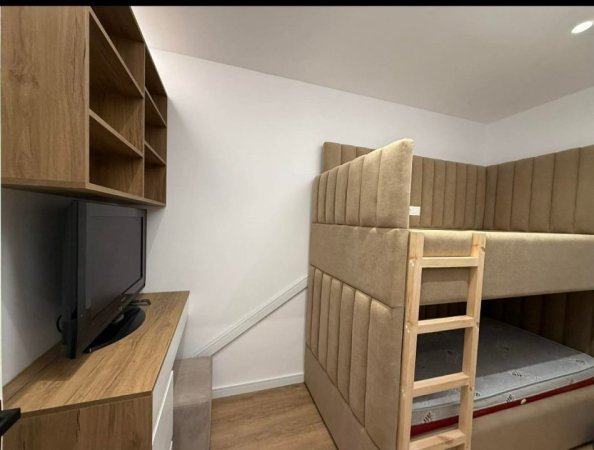 Tirane, jepet me qera apartament 2+1+Ballkon Kati 5, 90 m² 600 € (Astir, pranë rrethrrotullimit)